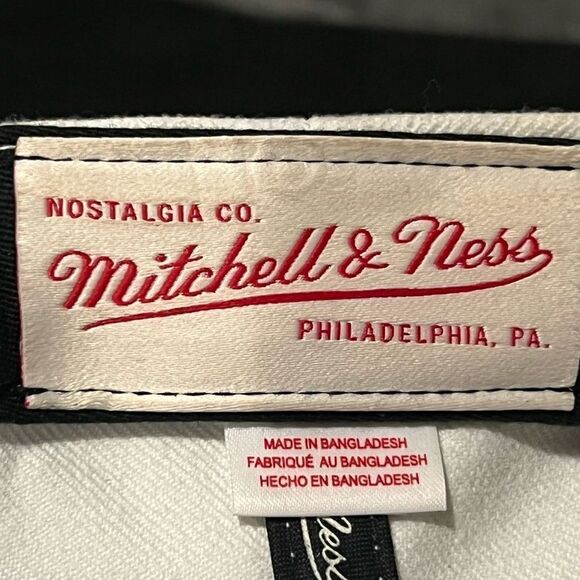 ‘12 MITCHELL & NESS Brooklyn Nets Bold Text Adjustable SnapBack Hat / One Size - Picture 4 of 6